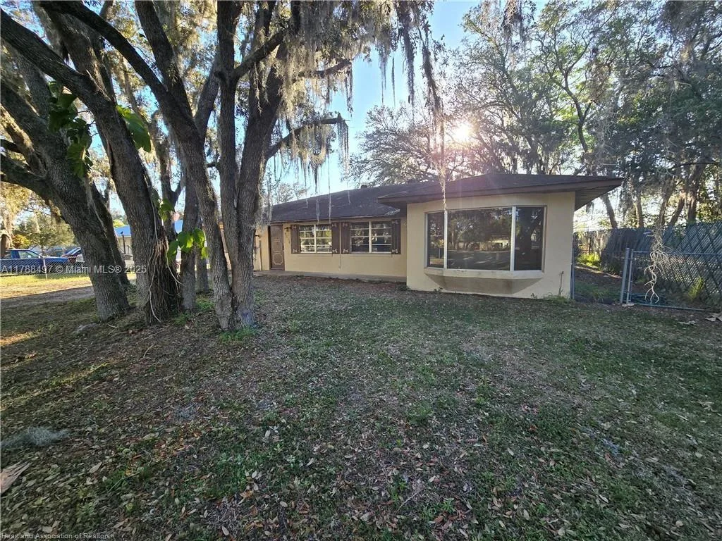 3019 Sabal Palm Dr, Sebring, FL 33870