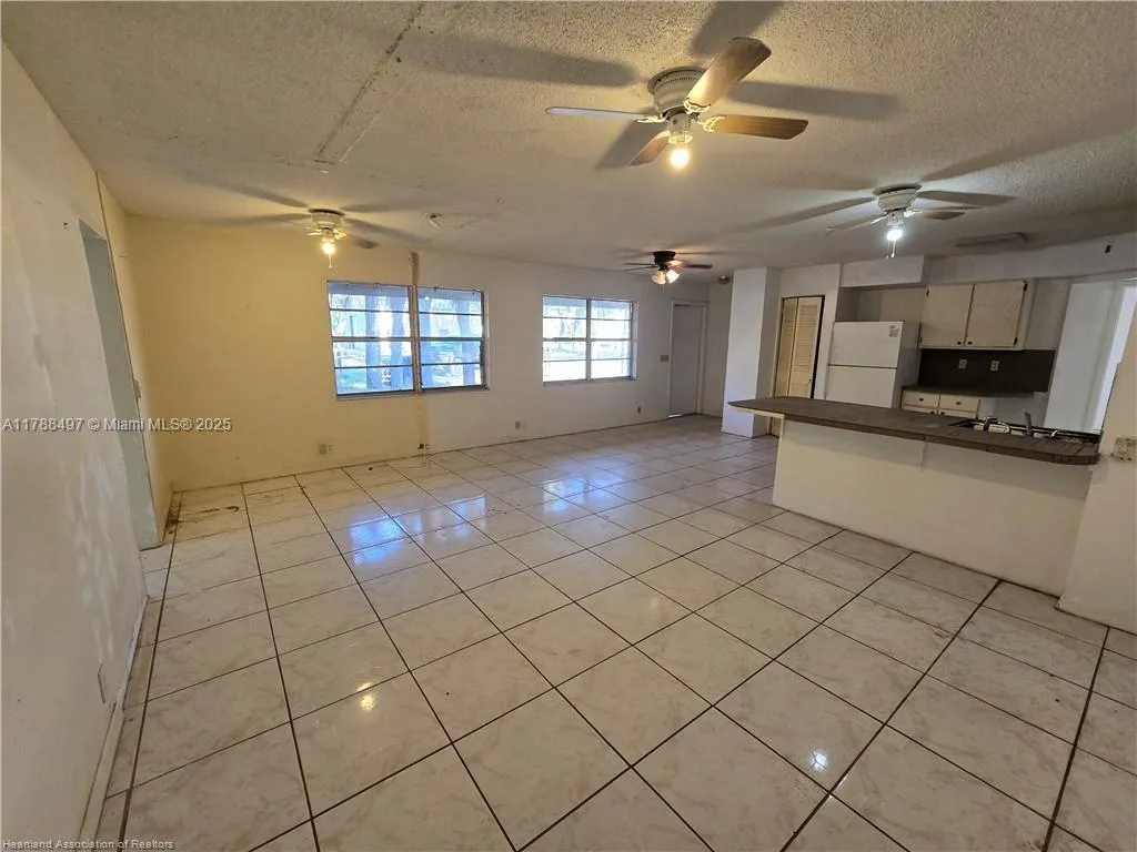 3019 Sabal Palm Dr, Sebring, FL 33870 photo 2