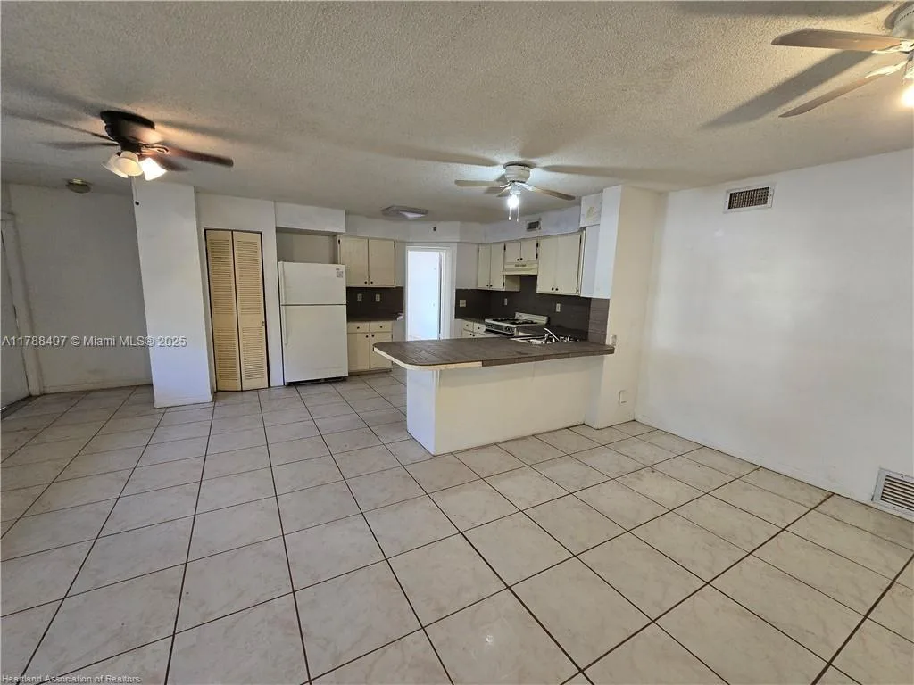 3019 Sabal Palm Dr, Sebring, FL 33870 photo 3