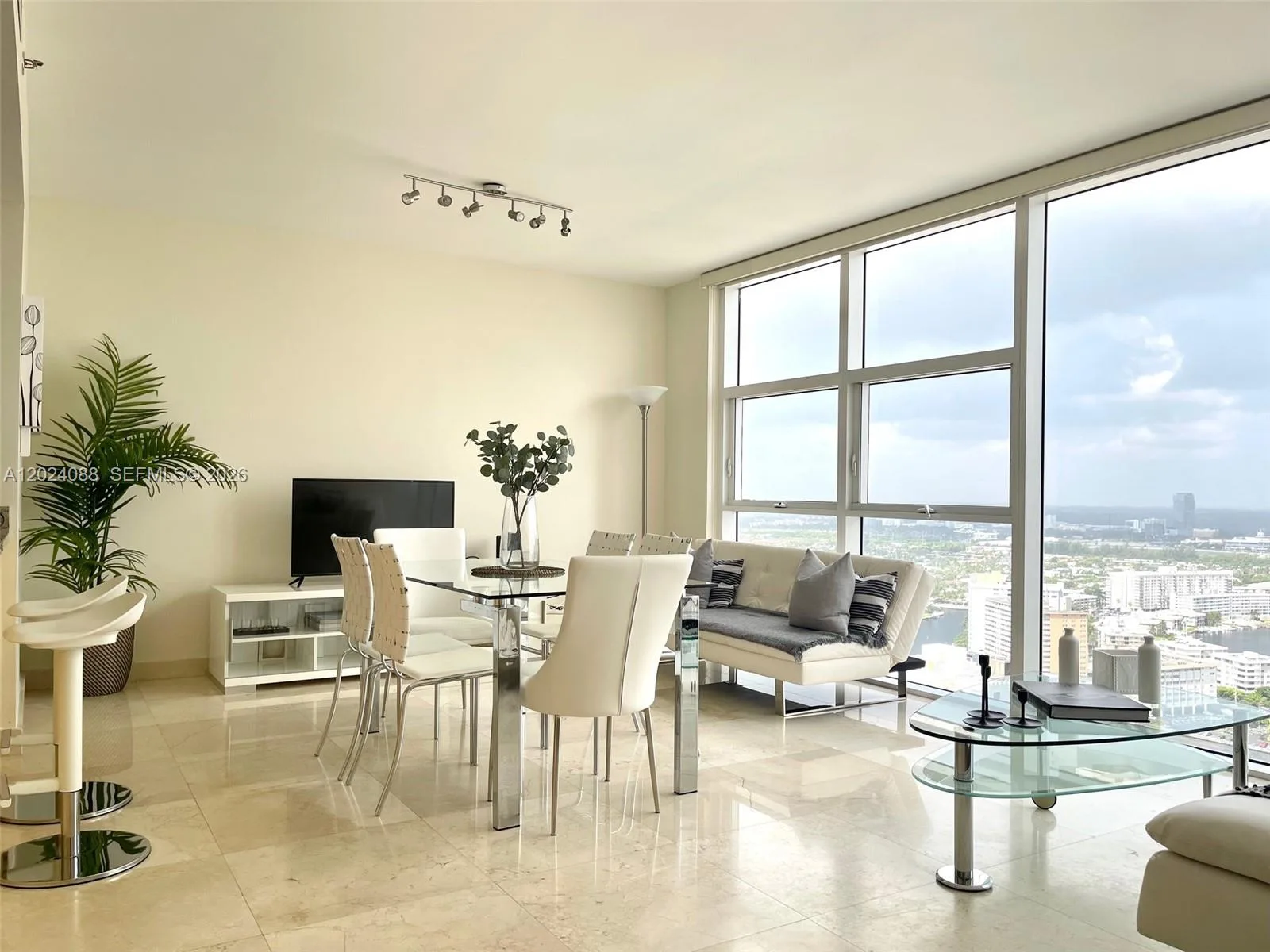 1830 S Ocean Dr # 3407, Hallandale Beach, FL 33009 photo 2