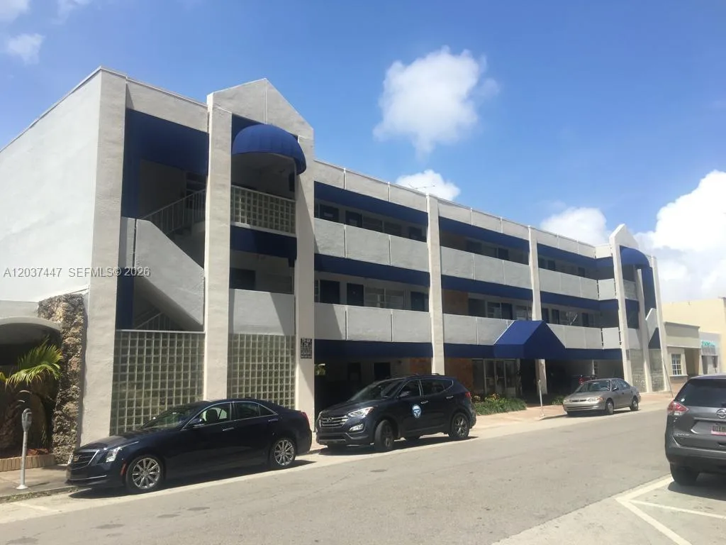145 Madeira Ave # 202, Coral Gables, FL 33134