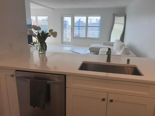 3000 E SUNRISE Boulevard # 17F, Fort Lauderdale, FL 33304 photo 7