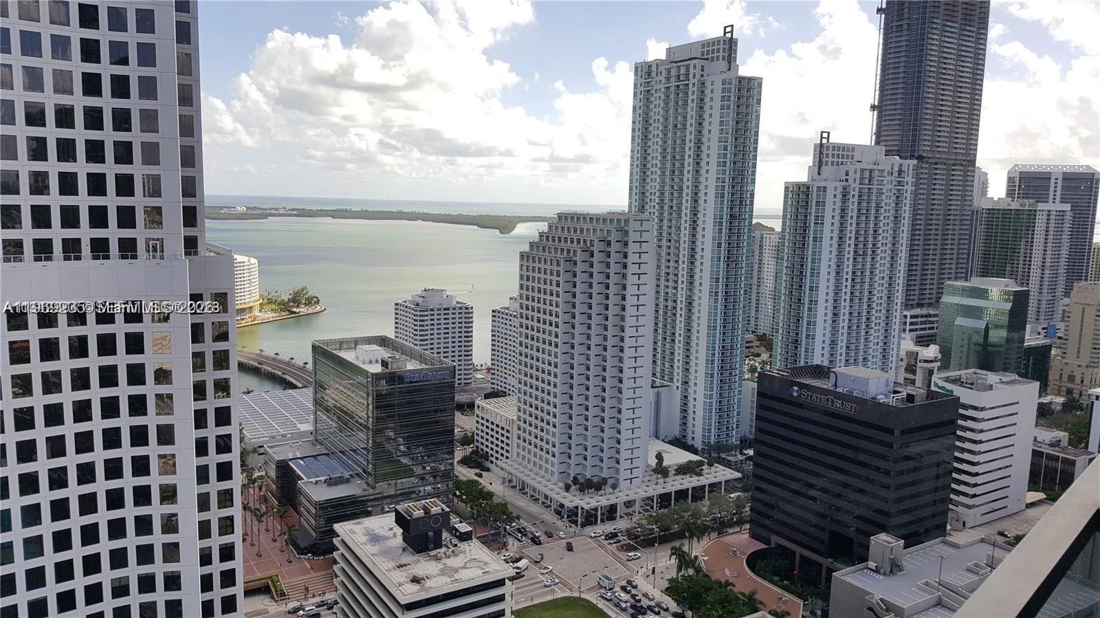 68 SE 6th St # 3305, Miami, FL 33131 photo 3
