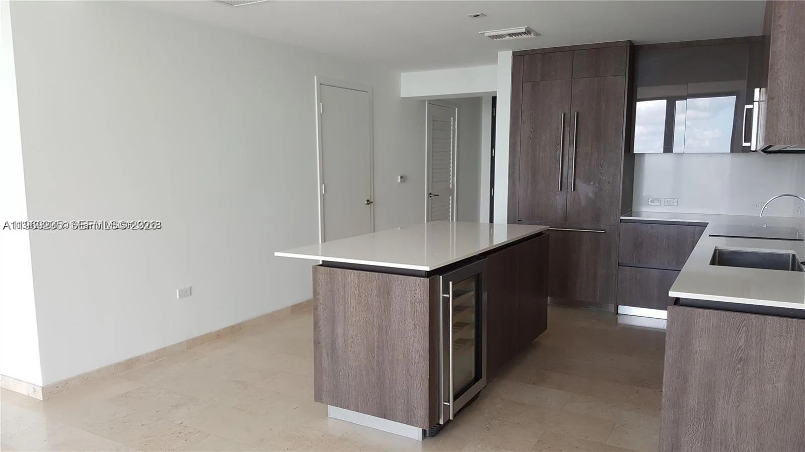 68 SE 6th St # 3305, Miami, FL 33131 photo 5