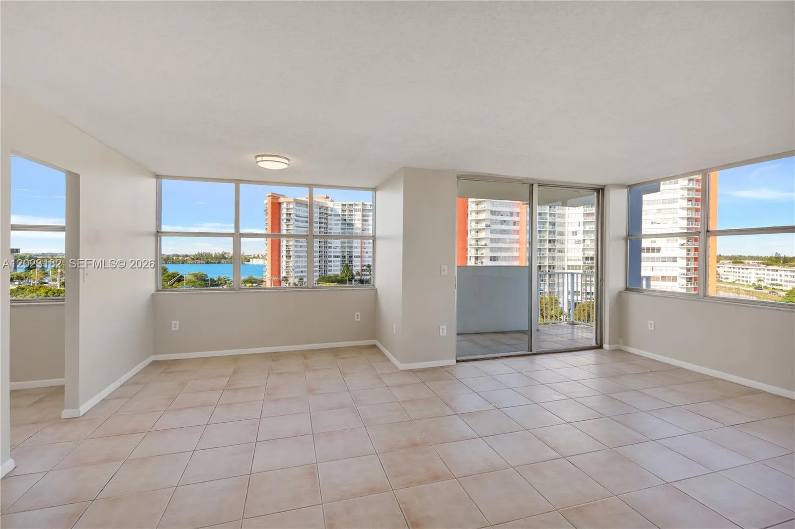 1300 NE Miami Gardens Dr # 714E, Miami, FL 33179 photo 2