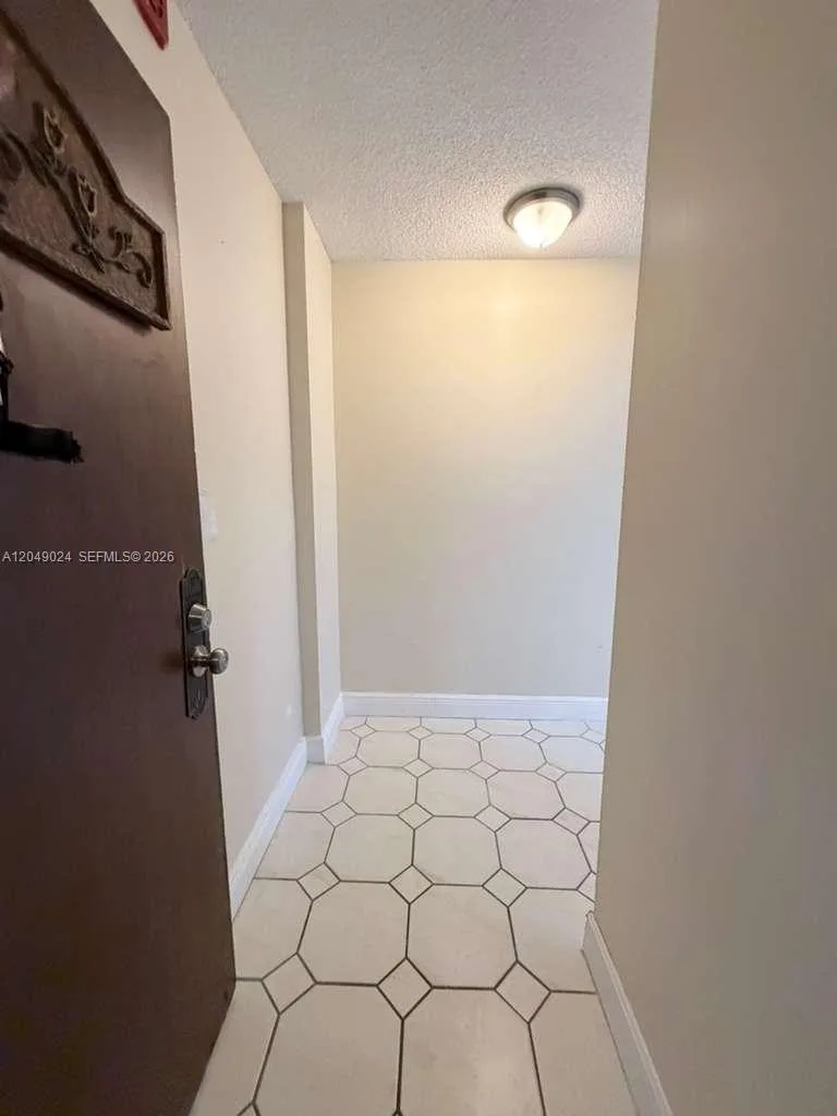 3720 Inverrary Dr # 3L, Lauderhill, FL 33319 photo 2