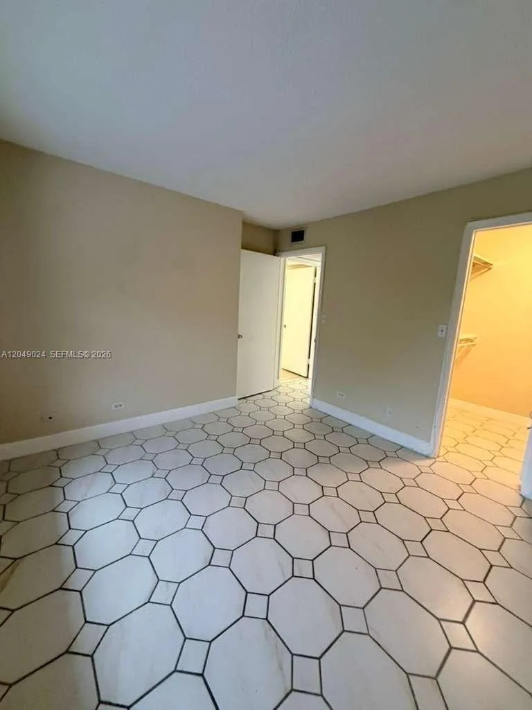 3720 Inverrary Dr # 3L, Lauderhill, FL 33319 photo 5