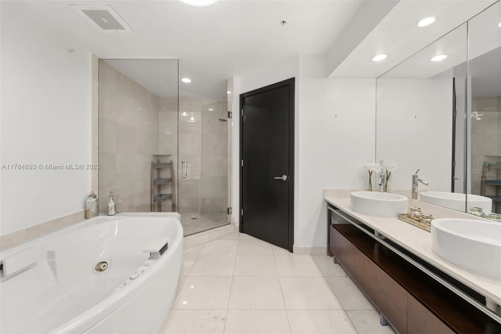 16275 Collins Ave # 2202, Sunny Isles Beach, FL 33160 photo 10