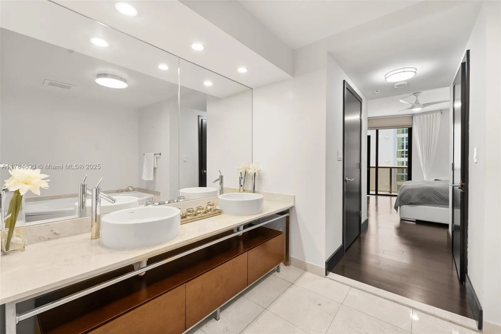 16275 Collins Ave # 2202, Sunny Isles Beach, FL 33160 photo 11