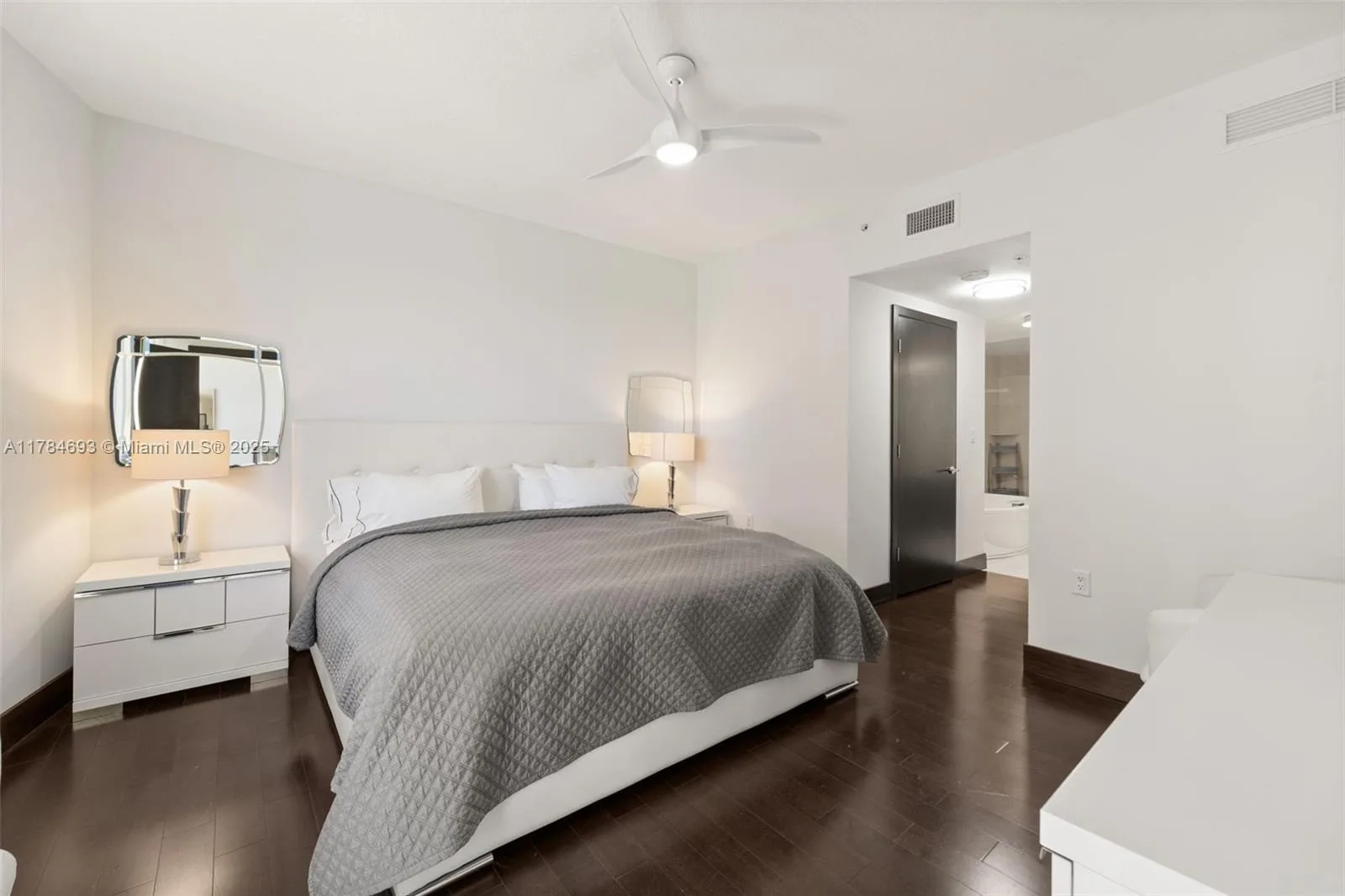 16275 Collins Ave # 2202, Sunny Isles Beach, FL 33160 photo 9