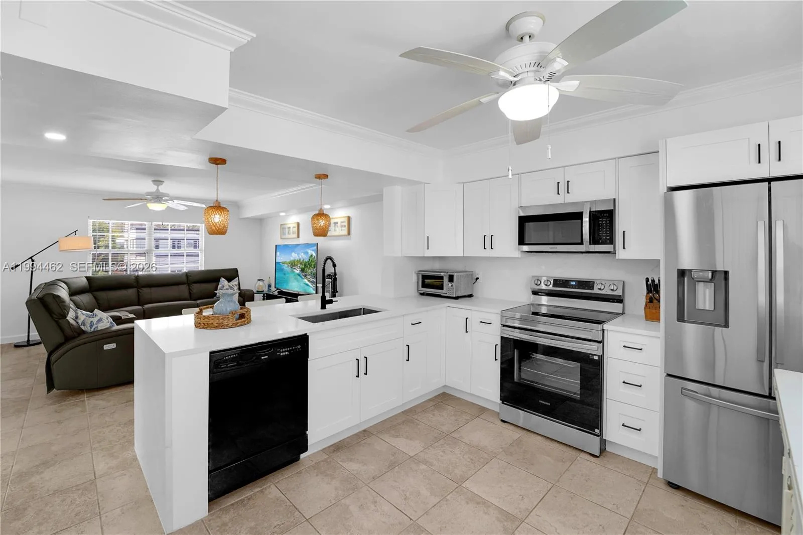 335 Virginia St, Hollywood, FL 33019 photo 7
