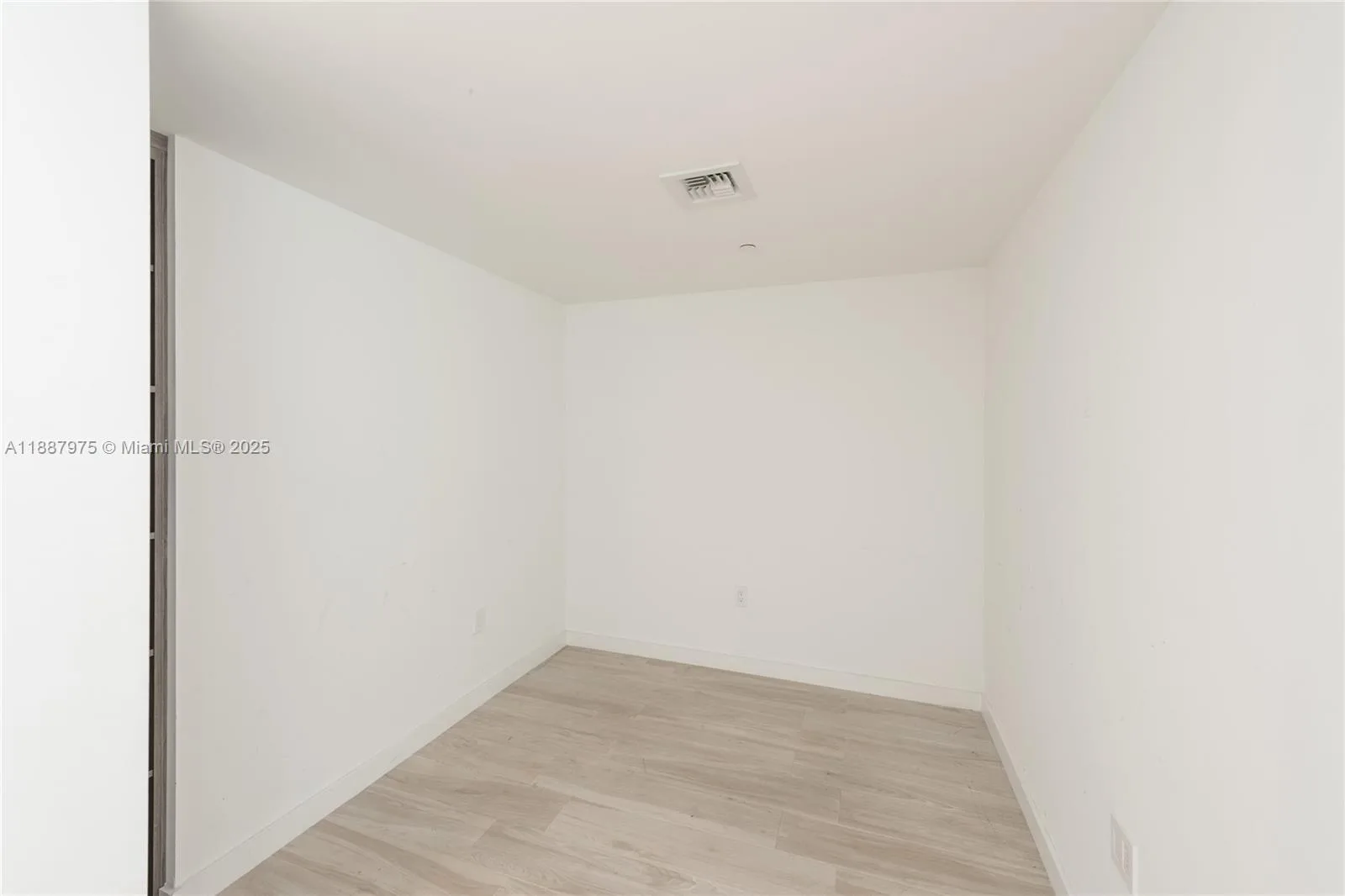 1300 S Miami Ave # 1003, Miami, FL 33130 photo 9