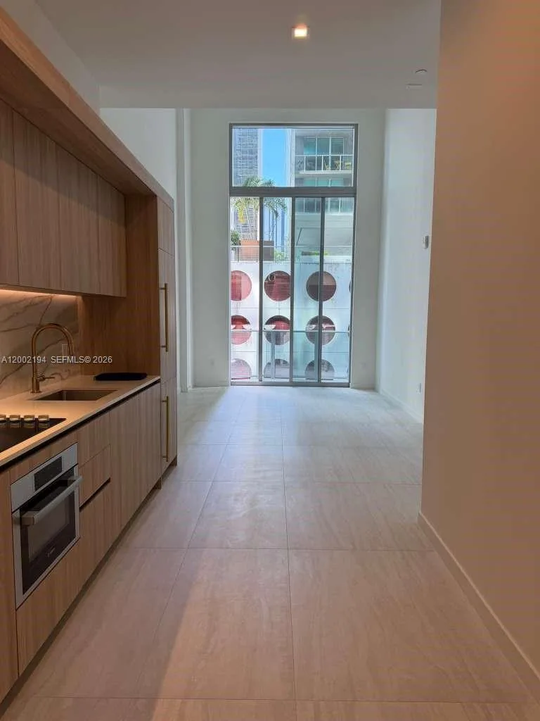 77 SE 5th street # 1011, Miami, FL 33131 photo 2