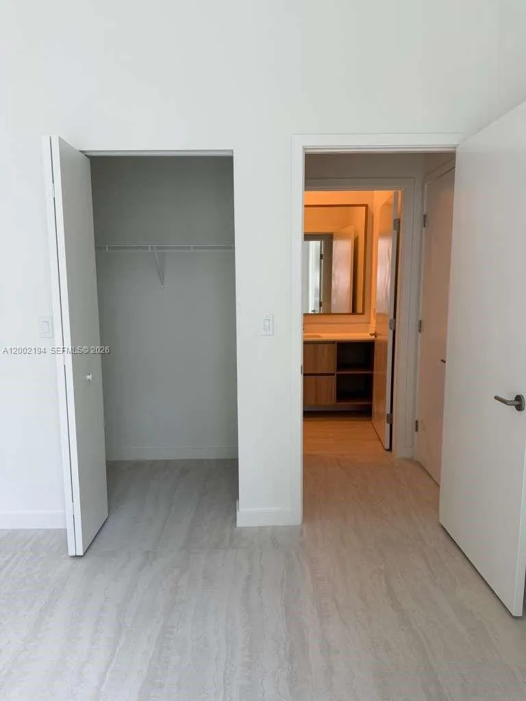 77 SE 5th street # 1011, Miami, FL 33131 photo 4