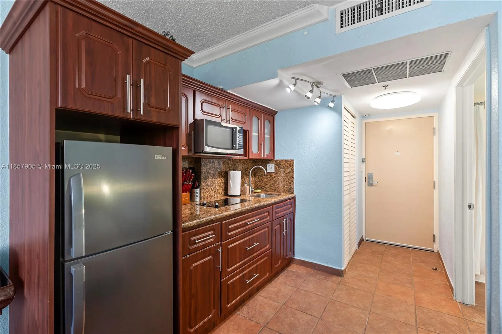 19201 Collins Ave # 129, Sunny Isles Beach, FL 33160 photo 10