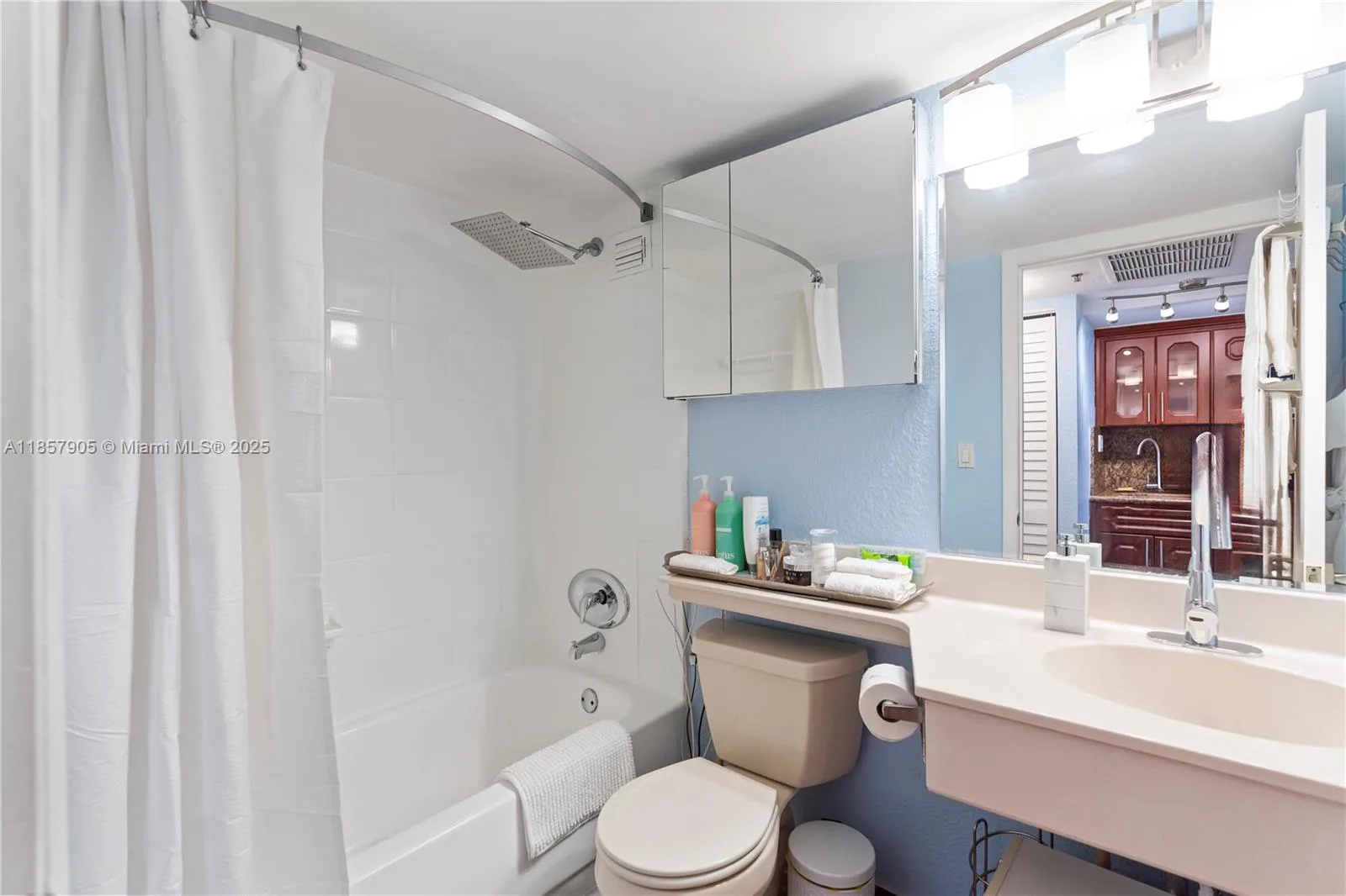 19201 Collins Ave # 129, Sunny Isles Beach, FL 33160 photo 12