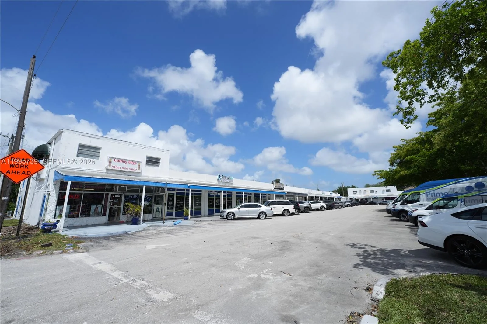 7193-7195 Pembroke Rd, Pembroke Pines, FL 33023 photo 4