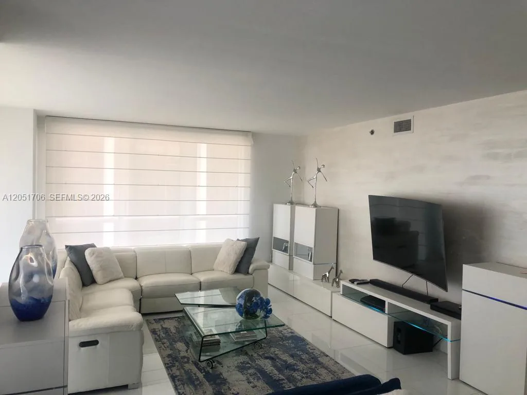 50 Biscayne Blvd # 2810, Miami, FL 33132 photo 13