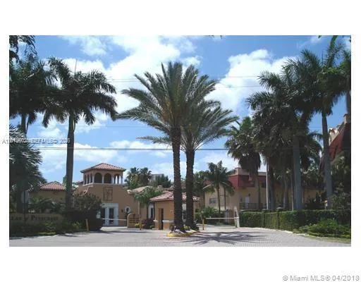 6713 N Kendall Dr # 611, Pinecrest, FL 33156