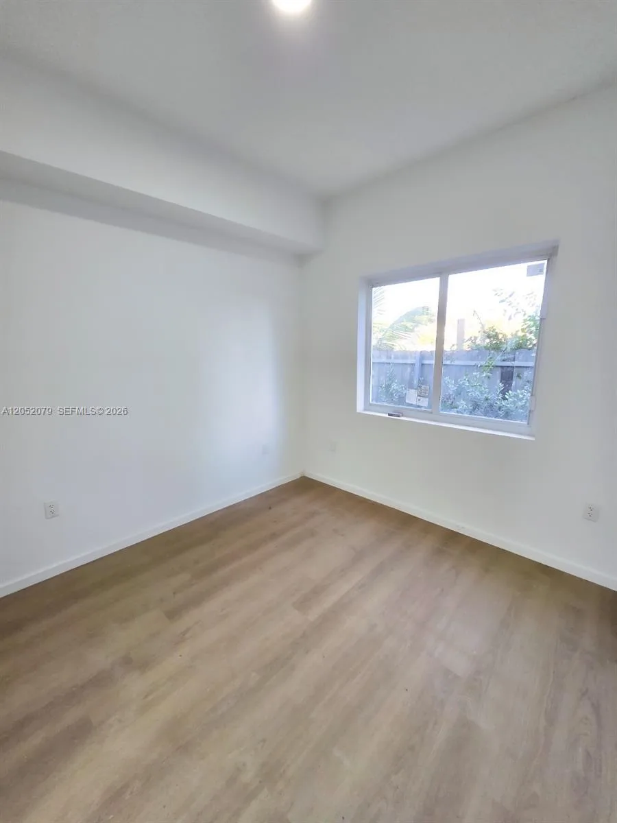 8106 NE 1st Ave # 9, Miami, FL 33138 photo 4