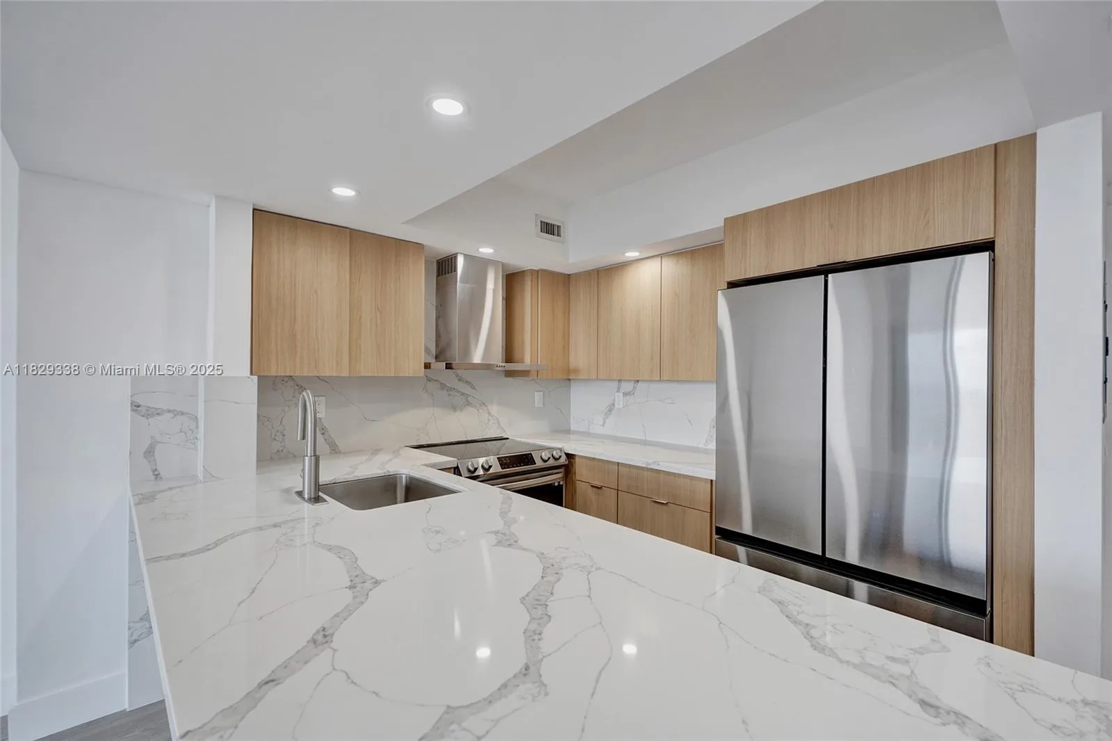 5600 Collins Ave # 10L, Miami Beach, FL 33140 photo 12