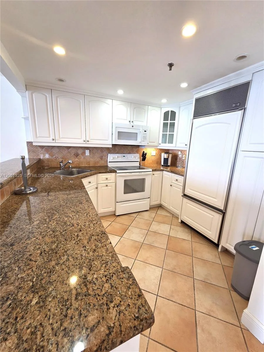 2625 Collins Ave # 1506, Miami Beach, FL 33140