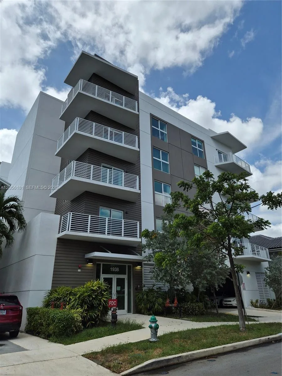 1938 Jackson St # 502, Hollywood, FL 33020 photo 2