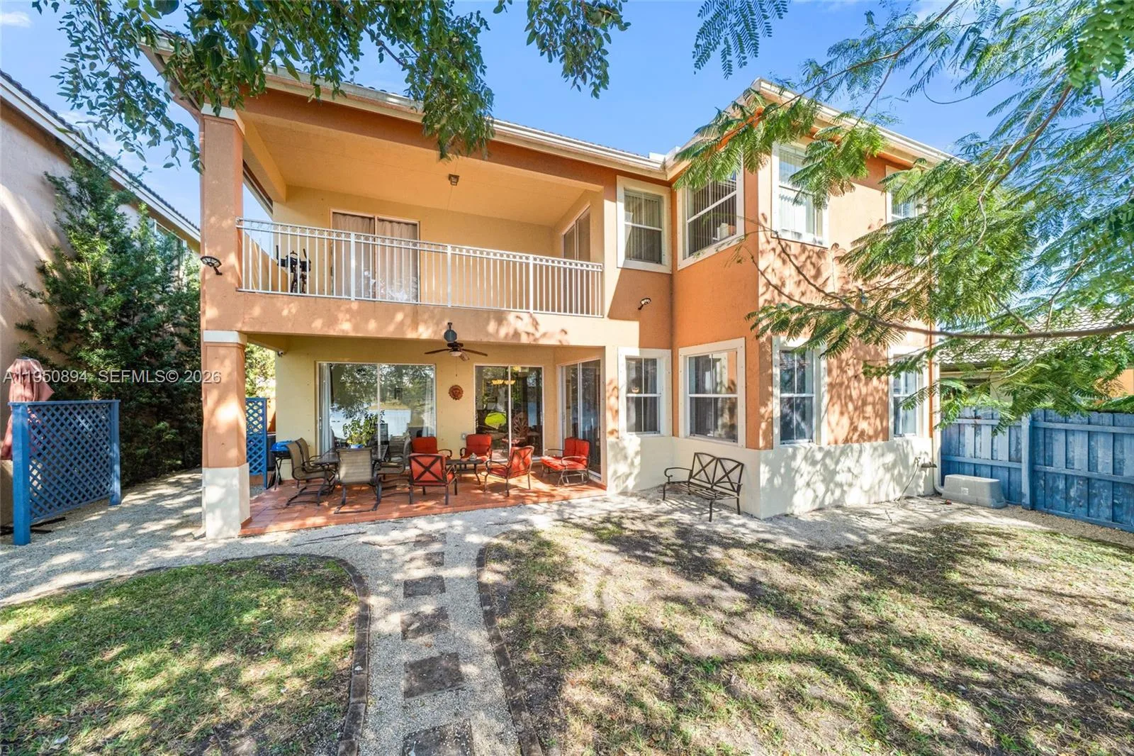 16062 SW 43rd Ter, Miami, FL 33185