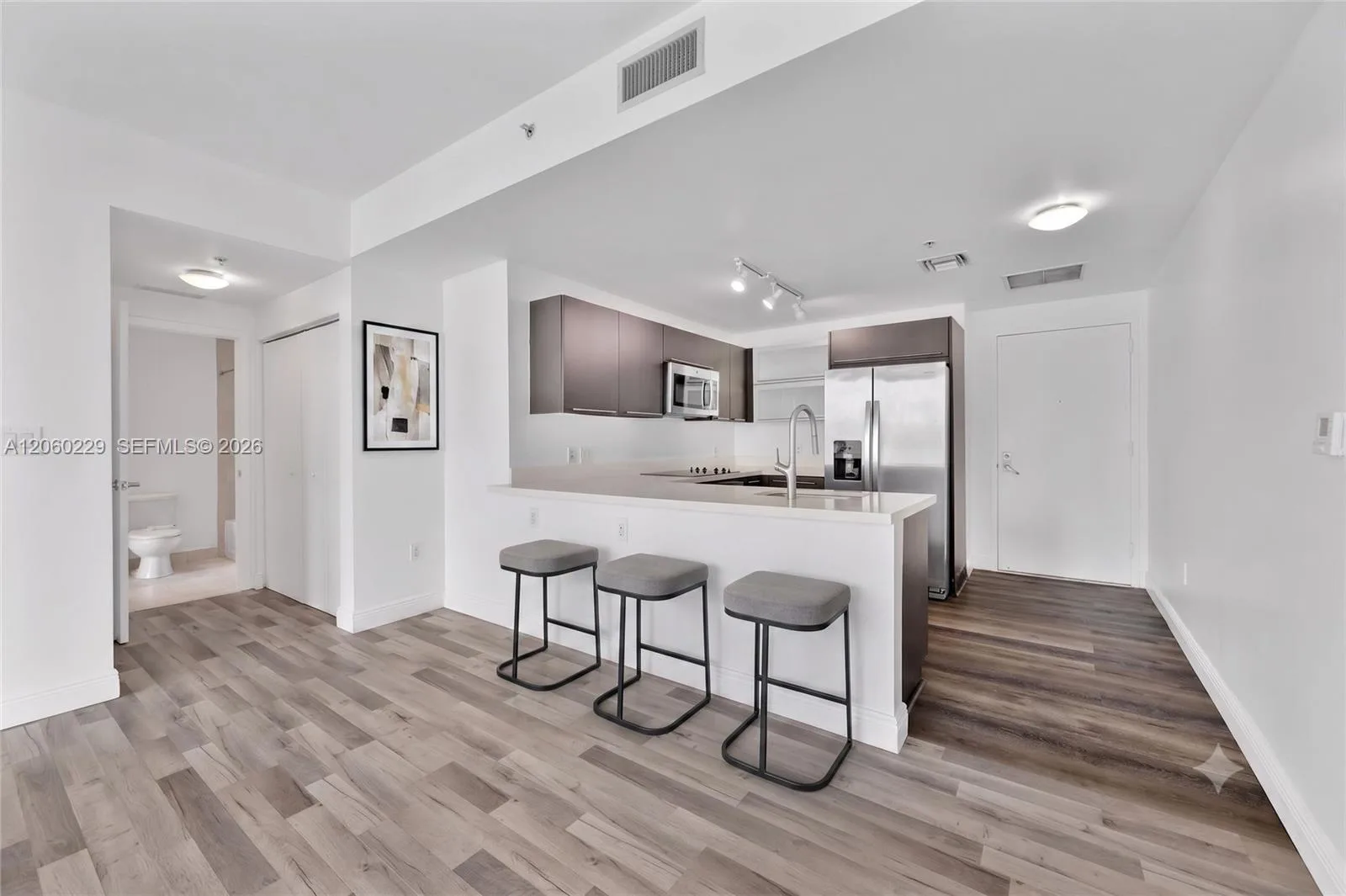 90 SW 3rd St # 2001, Miami, FL 33130 photo 3