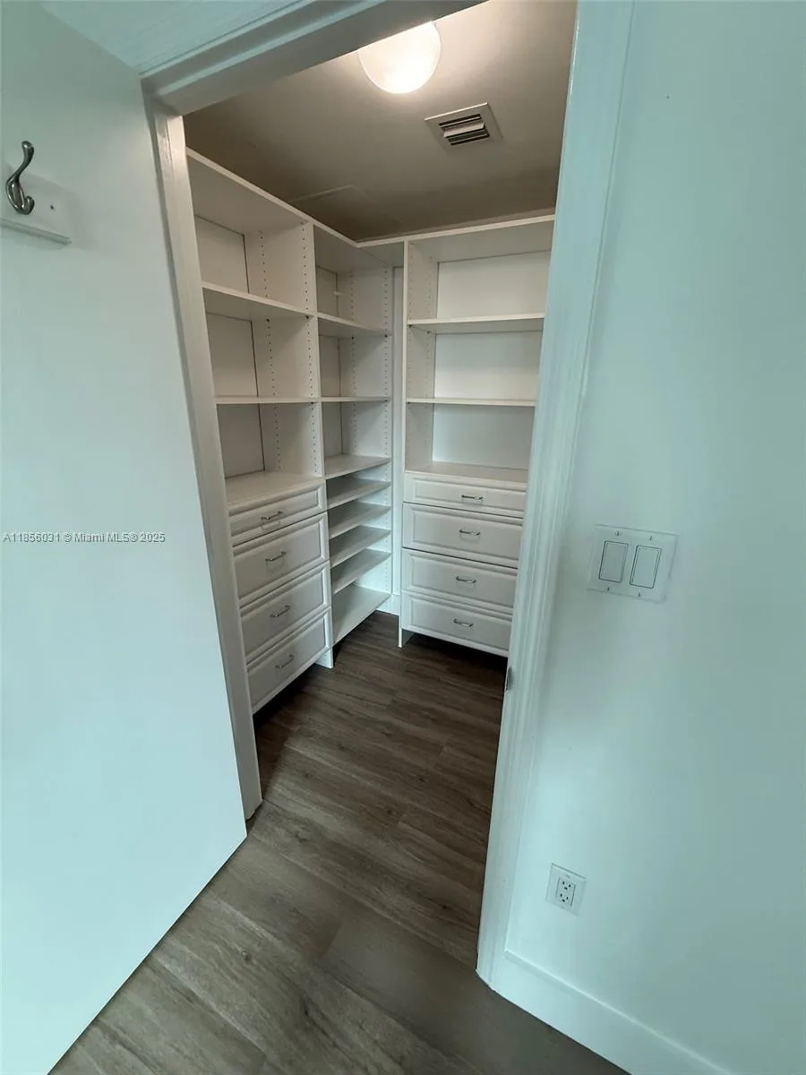 55 SE 6th St # 1902, Miami, FL 33131 photo 11