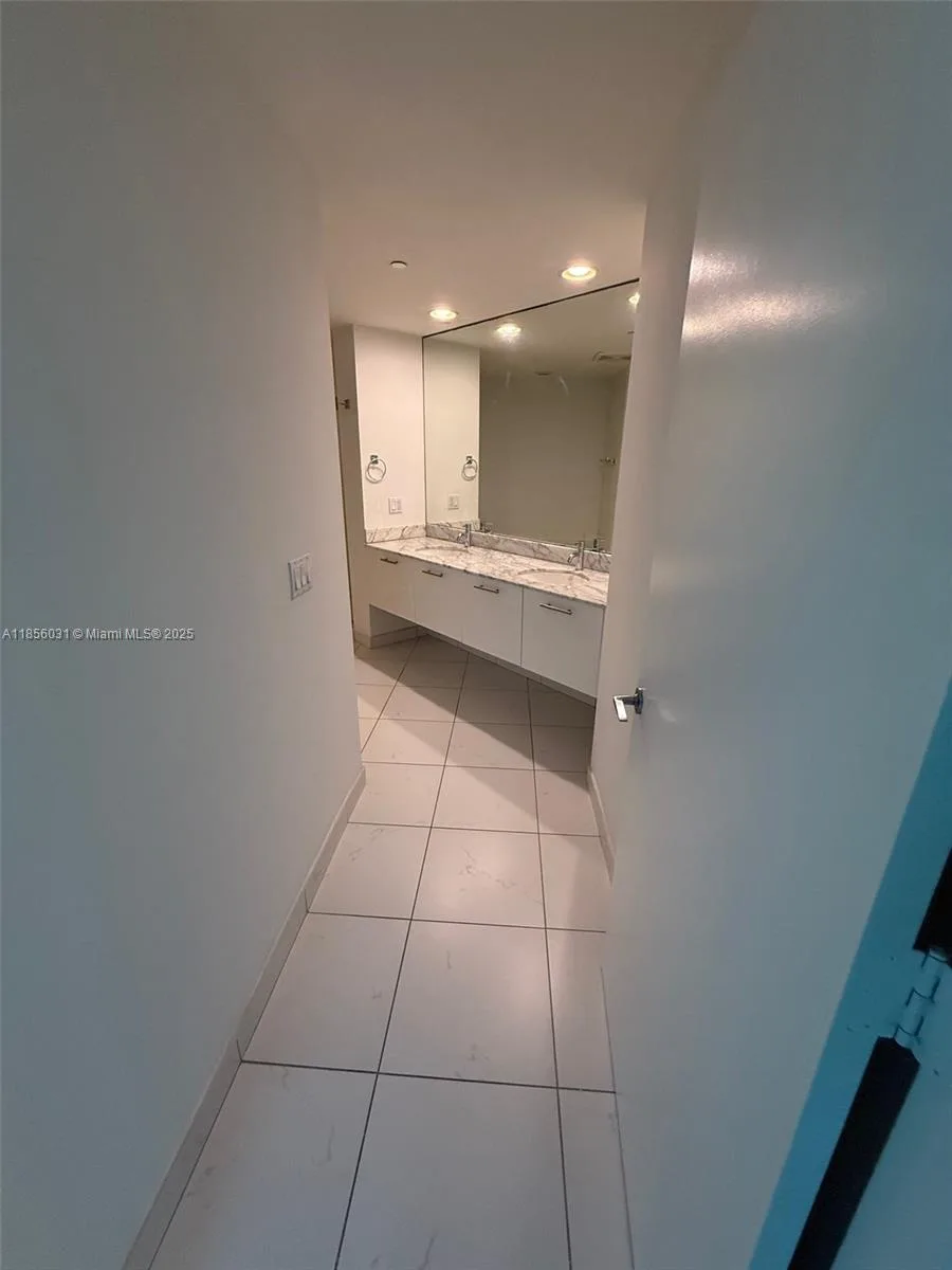 55 SE 6th St # 1902, Miami, FL 33131 photo 12