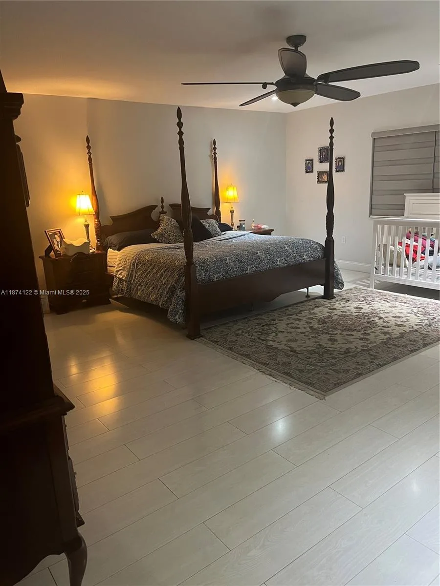7521 SW 57th Ter, Miami, FL 33143
