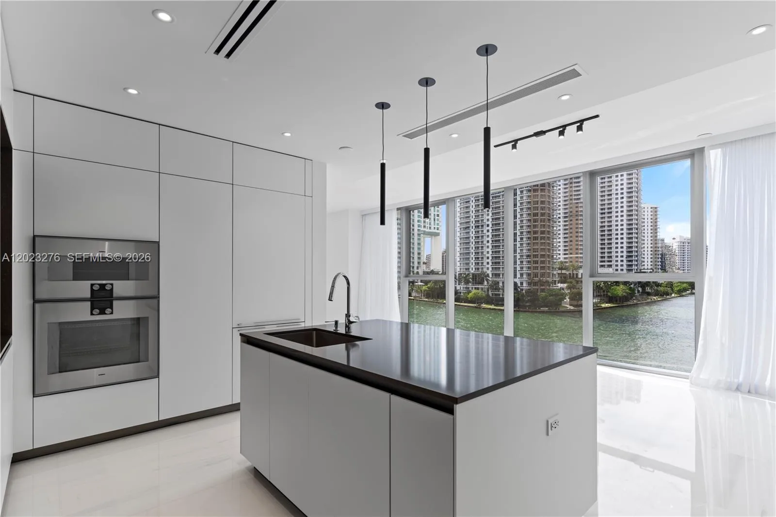 300 Biscayne Blvd Way # 804, Miami, FL 33131 photo 2