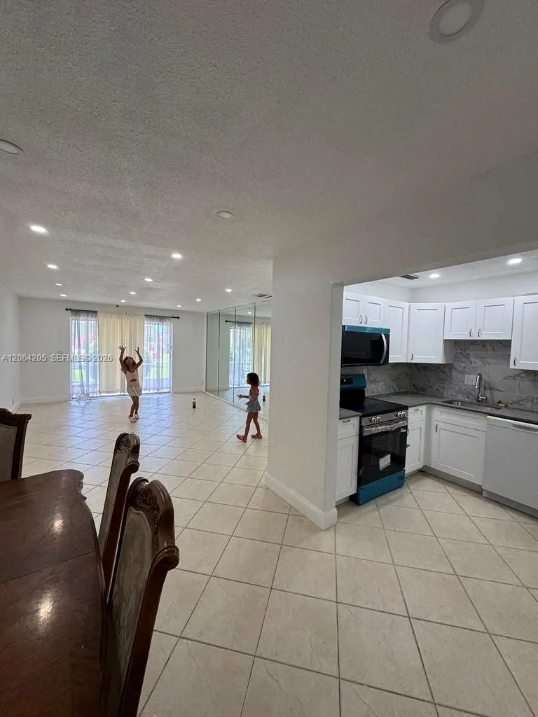 700 Layne Blvd # 115, Hallandale Beach, FL 33009 photo 12
