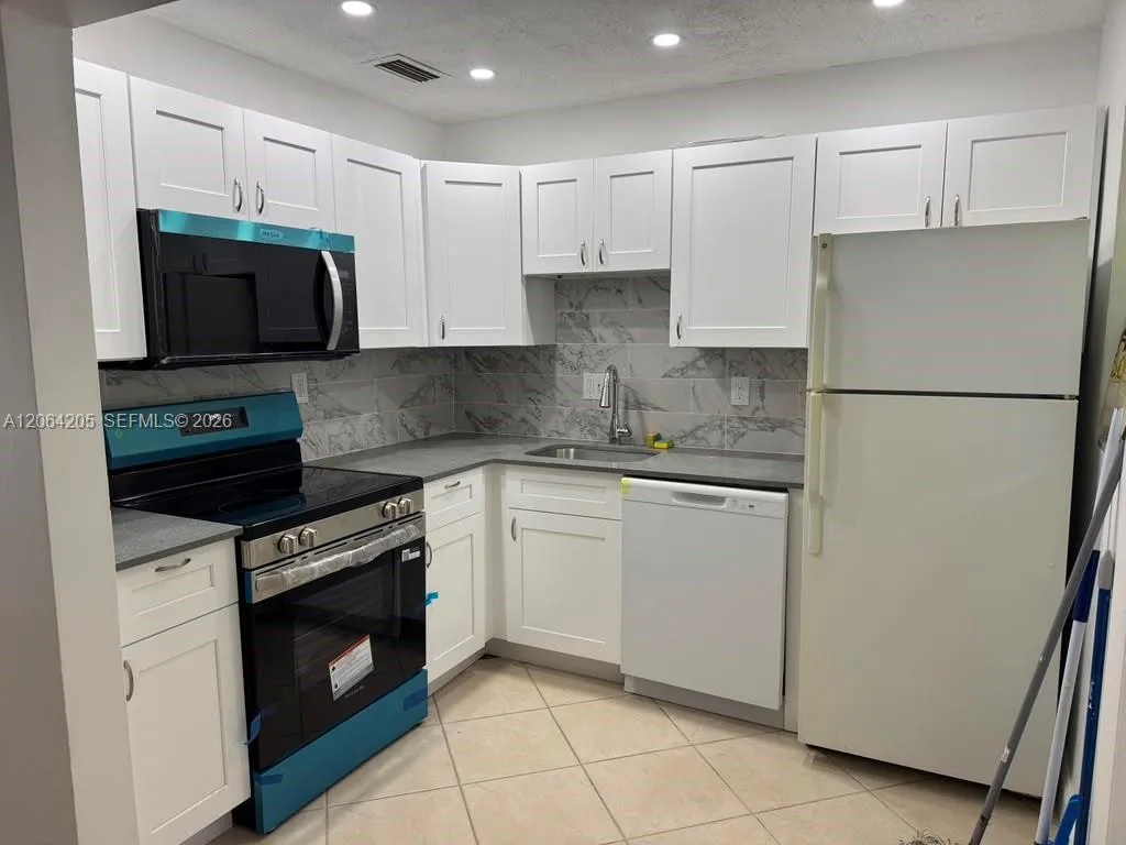 700 Layne Blvd # 115, Hallandale Beach, FL 33009 photo 13
