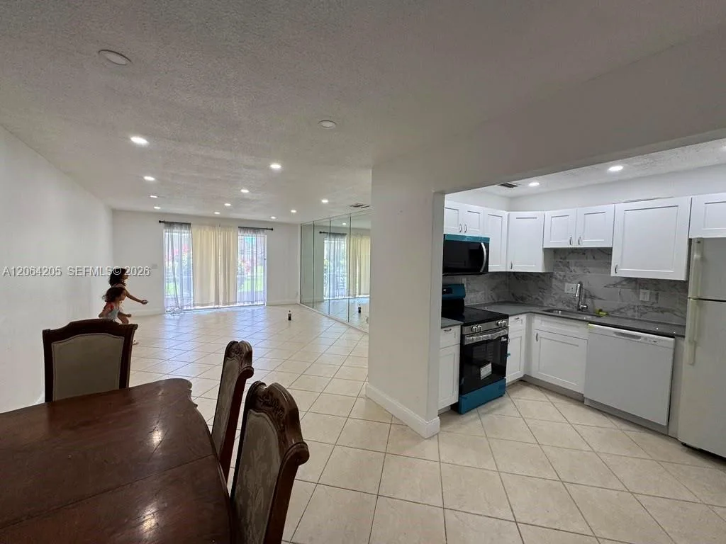 700 Layne Blvd # 115, Hallandale Beach, FL 33009 photo 9