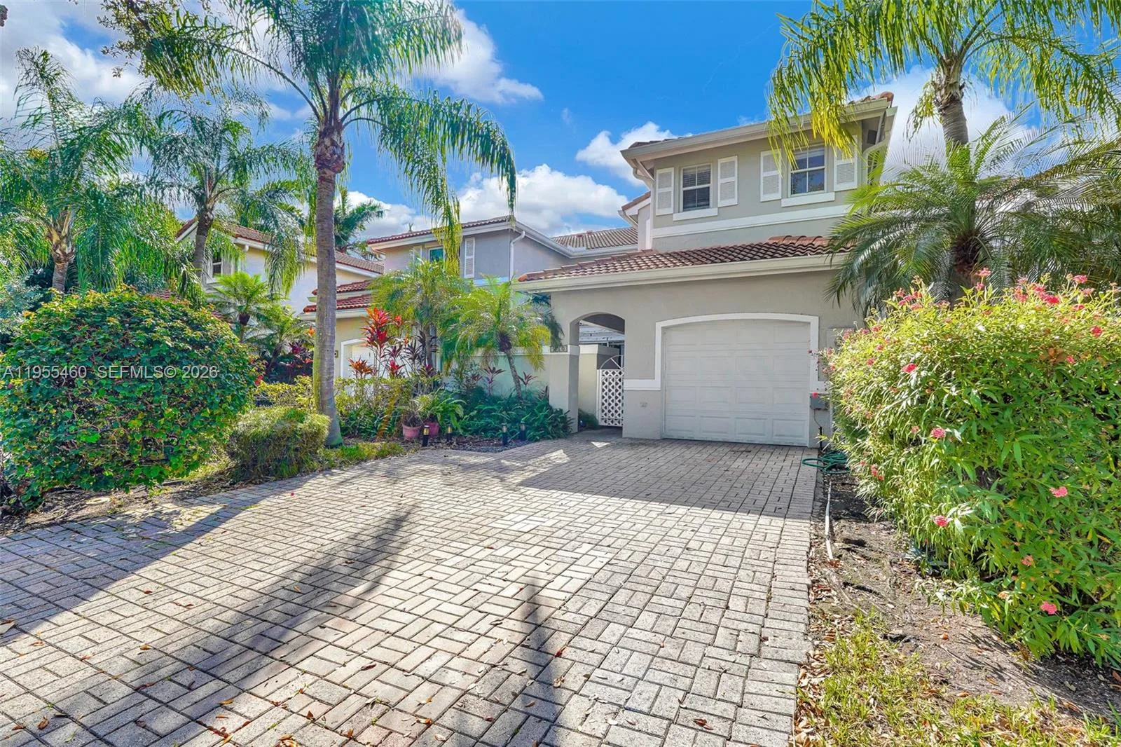 1120 Cliffrose St, Hollywood, FL 33019