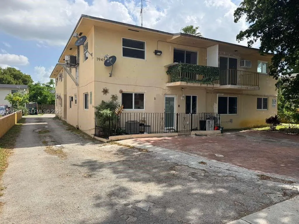 1945 NW 29th St # A6, Miami, FL 33142