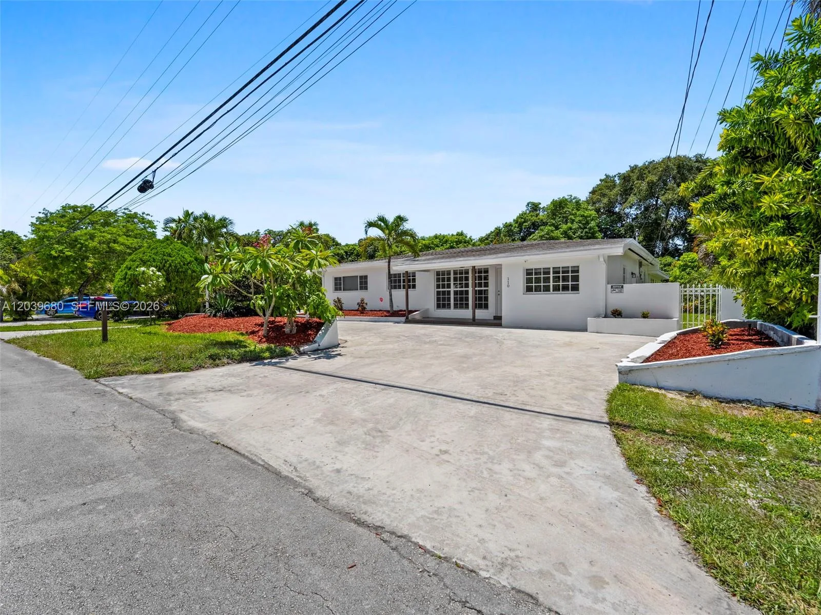 110 NE 152nd St, Miami, FL 33162