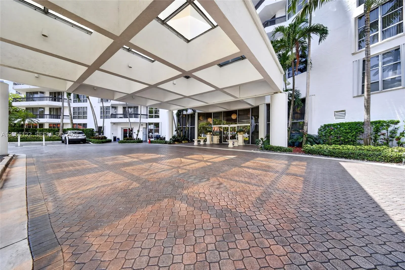 3600 Mystic Pointe Dr # 310, Aventura, FL 33180 photo 2