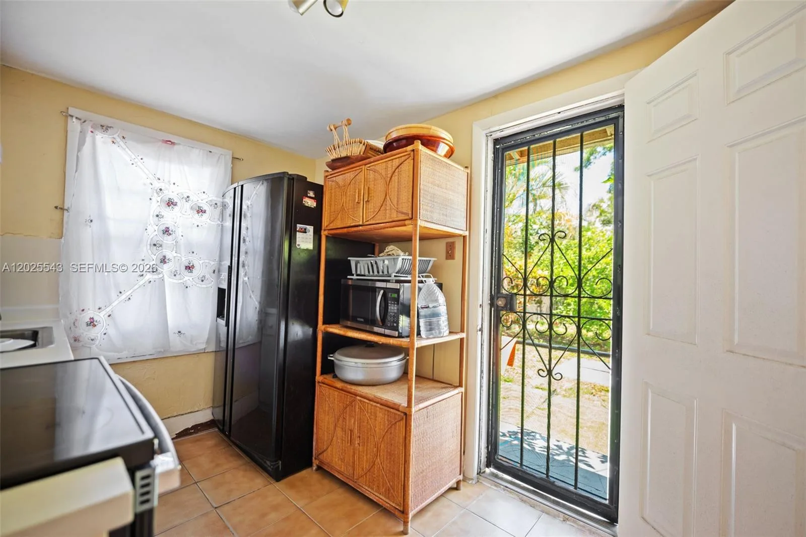 1053 NW 28th St, Miami, FL 33127 photo 11
