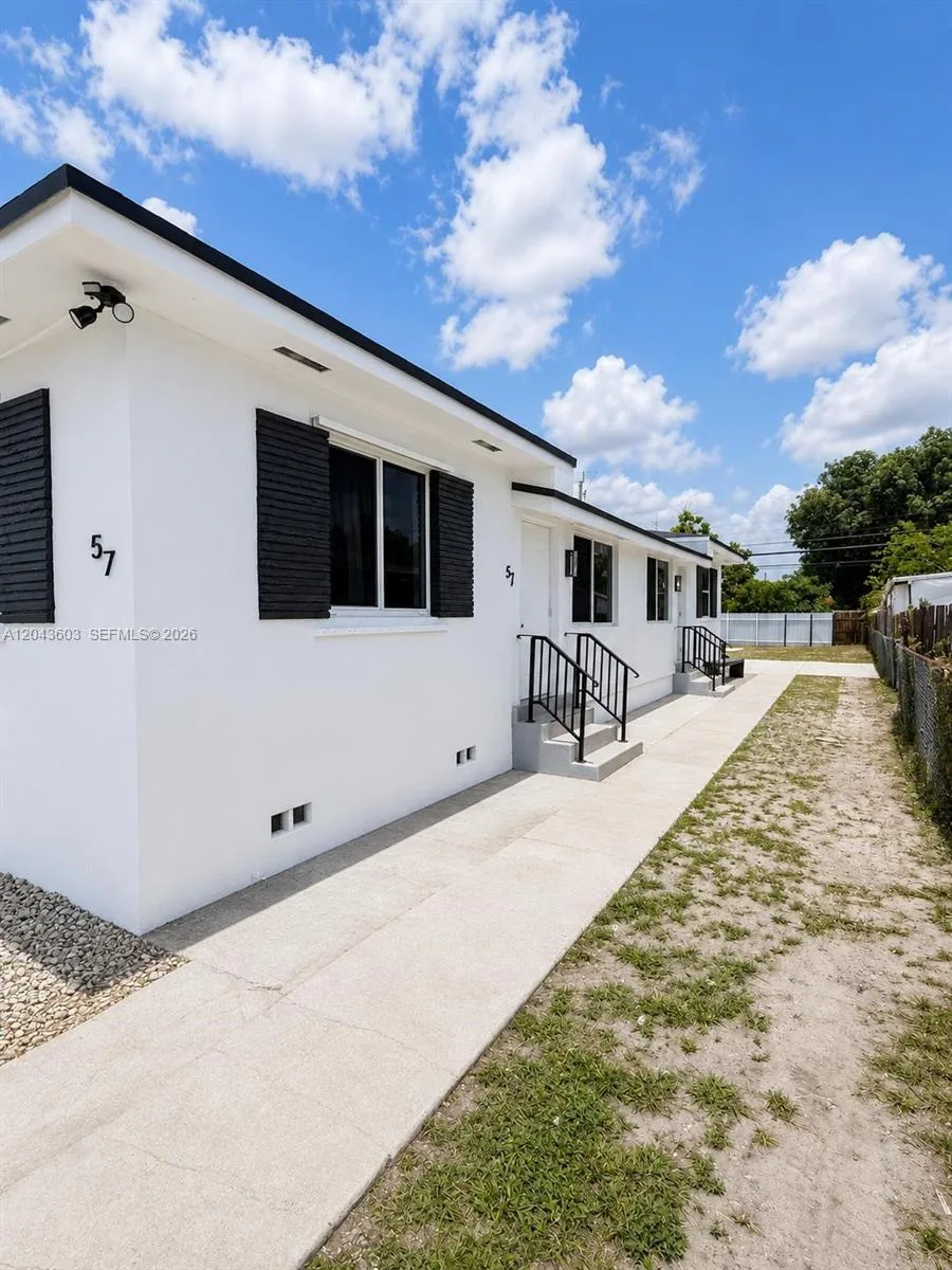59 E 10th St, Hialeah, FL 33010 photo 3