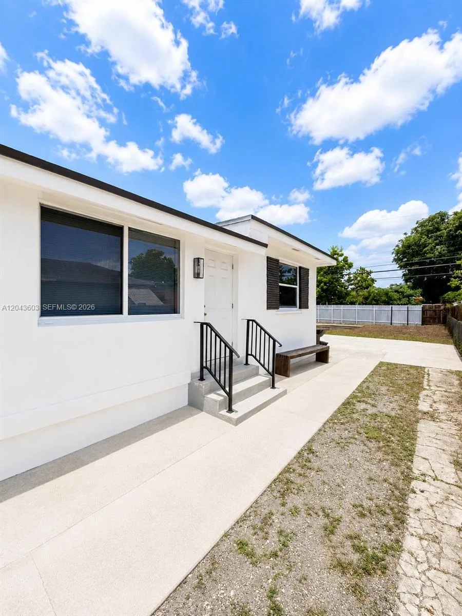 59 E 10th St, Hialeah, FL 33010 photo 4