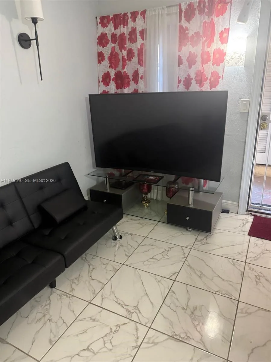 350 E 21st St # 108, Hialeah, FL 33010 photo 7