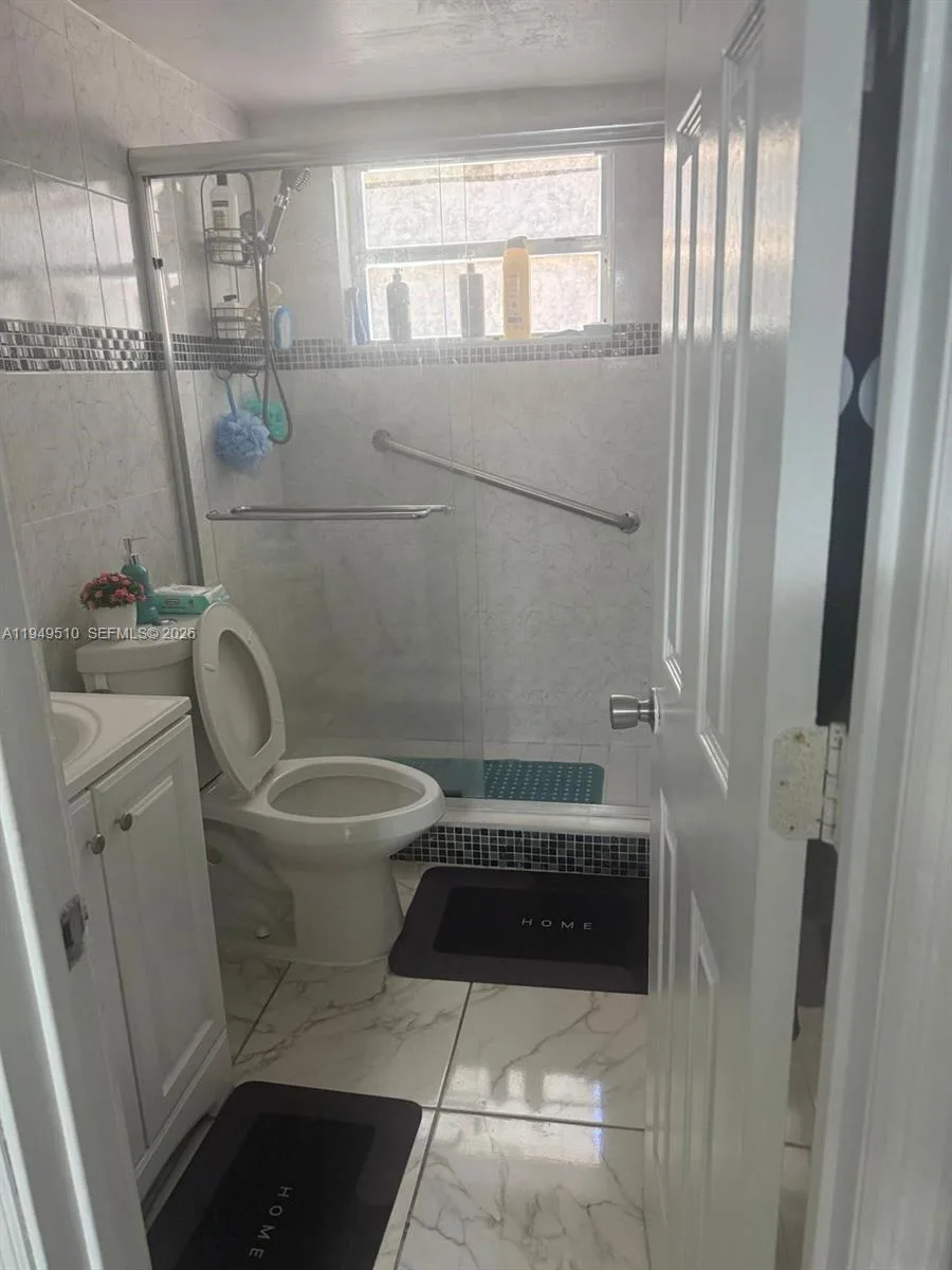 350 E 21st St # 108, Hialeah, FL 33010 photo 9