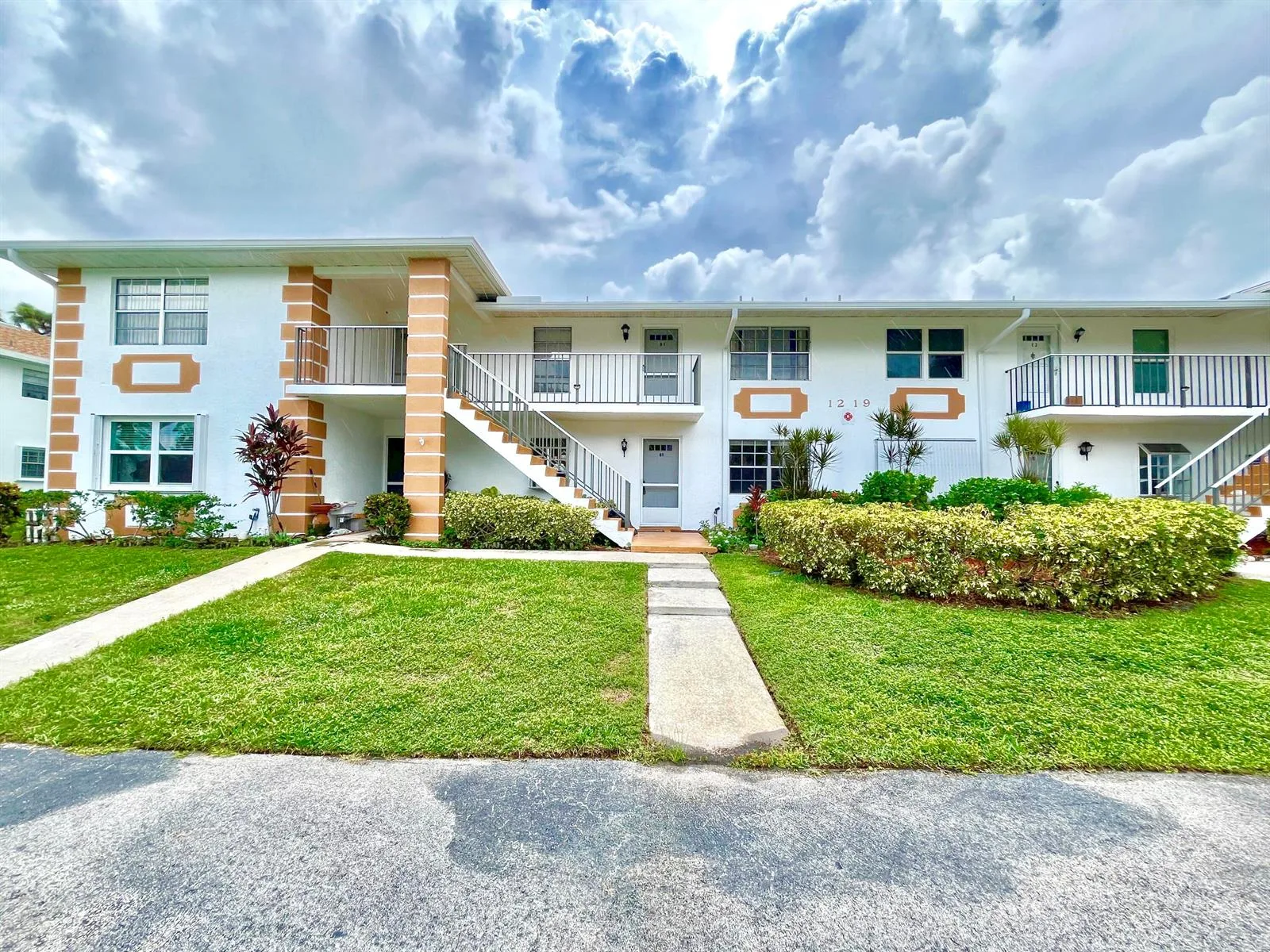 1219 S LAKES END Drive # B1, Fort Pierce, FL 34982