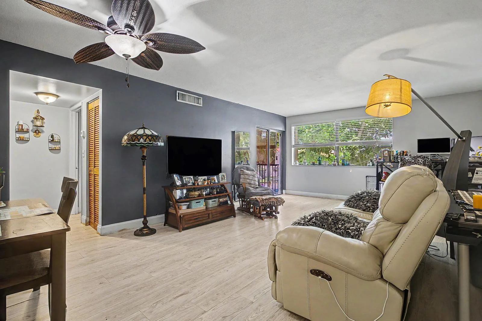 240 W Park Drive # 201-4, Miami, FL 33172 photo 2