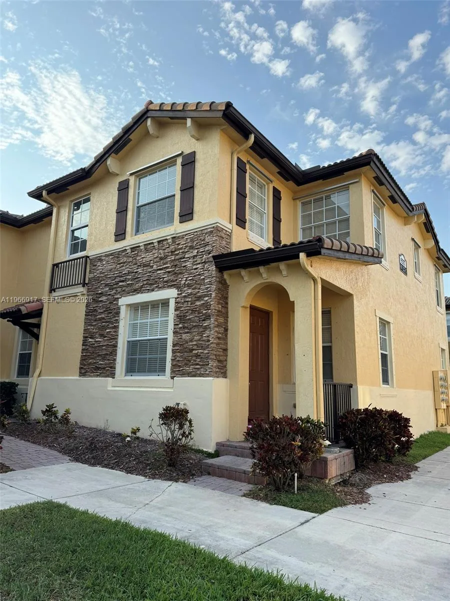 9257 SW 227th St # 11, Cutler Bay, FL 33190