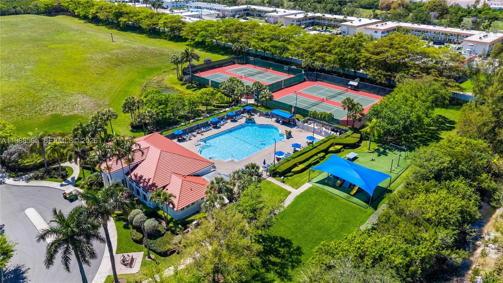 1120 Canella Ln, Hollywood, FL 33019 photo 2