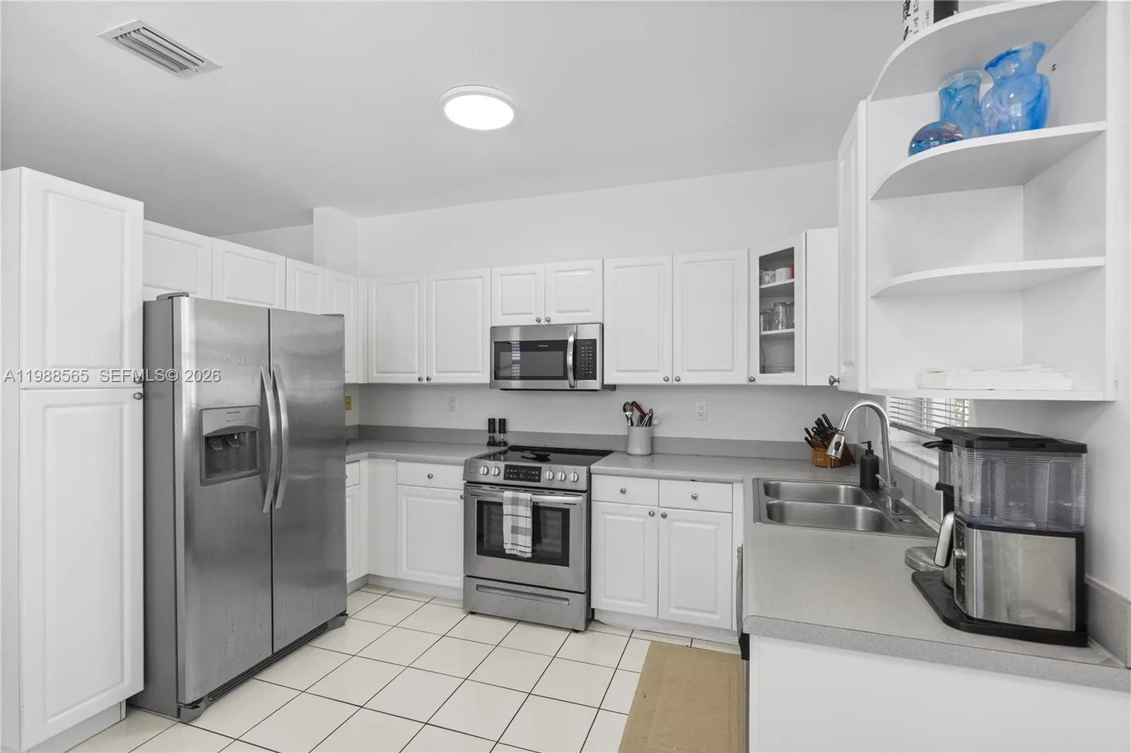 1120 Canella Ln, Hollywood, FL 33019 photo 4